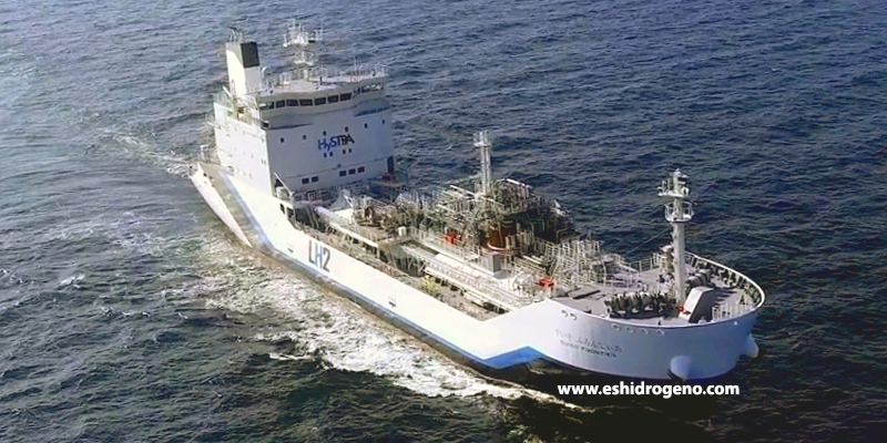 El primer barco de hidrógeno licuado del mundo